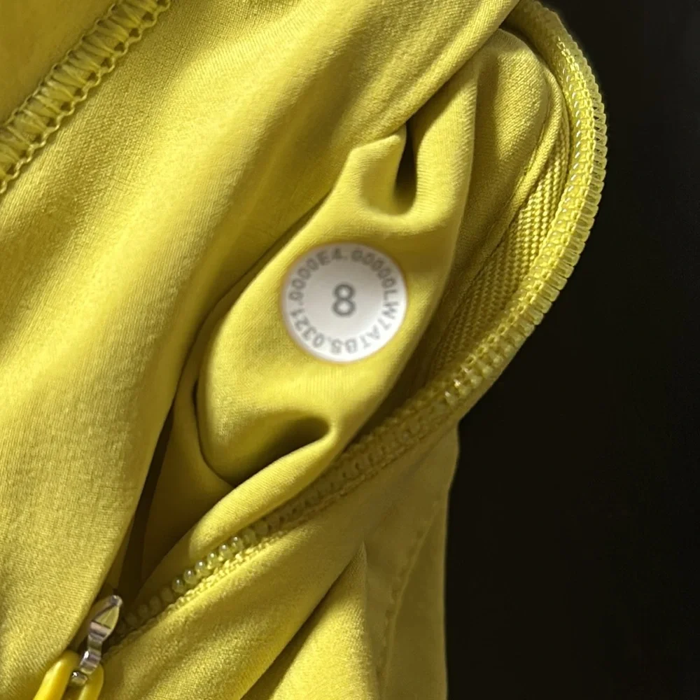 LULULEMON TRACK THAT MR SHORTS 5” IN YELLOW SERPENTINE (YLSR) SZ 6,8 NWT RARE! - Picture 11 of 11